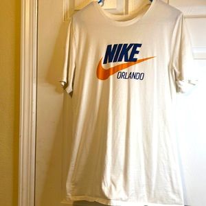 Men’s Nike shirt